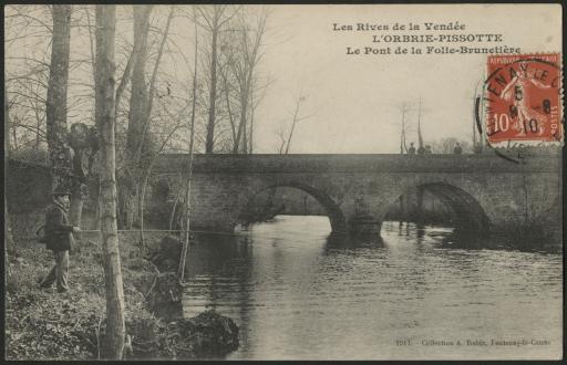 Le pont de la Folie-Brunetière sur la rivière de la Vendée.